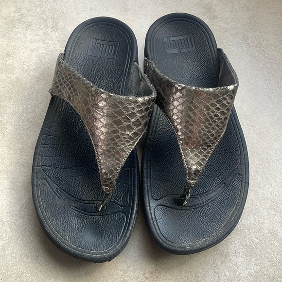 FitFlop Metallic Snake Print Sandals - Picture 1 of 8